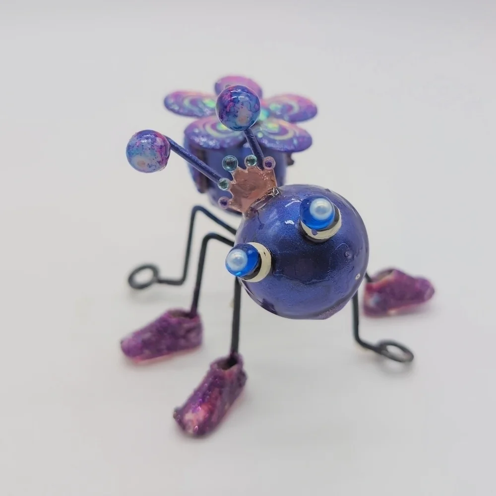Fancy Decorated Purple Metal Happy Ant Figurine